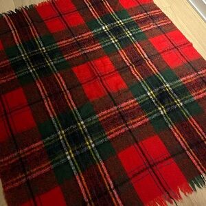 Cozy Red and Green Tartan Blanket